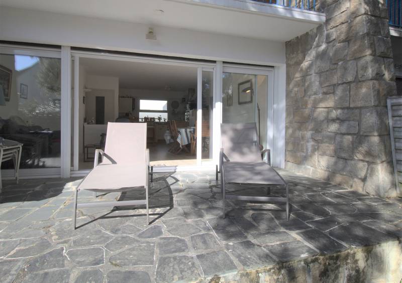 À proximité plages et commerce, appartement 4 couchages