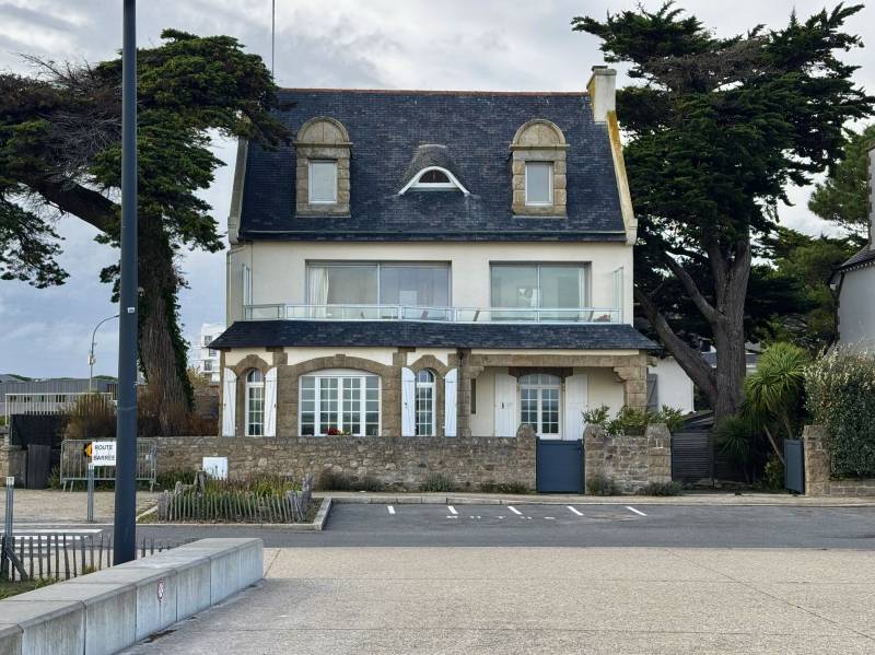 Villa des années 30 à Carnac / sur le front de mer 